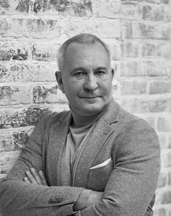 Алексей Ситников — коуч, психотерапевт, доктор психологических наук, доктор экономических наук, доктор философских наук, DBA, автор международного краудсорсингового проекта Karmalogic | Источник: Psychologies.ru