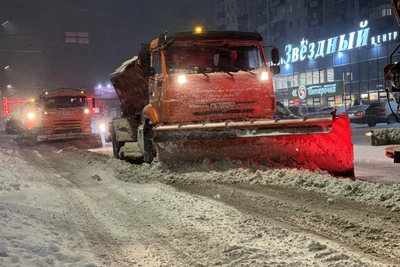 Курган накрыло снегом: на дорогах семибалльные заторы