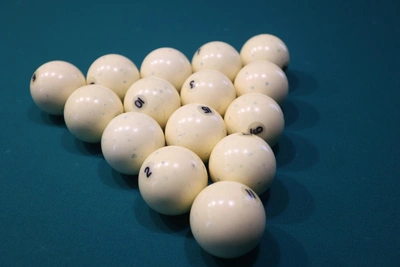 Бильярдный клуб на проспекте Карла Маркса выставлен на продажу