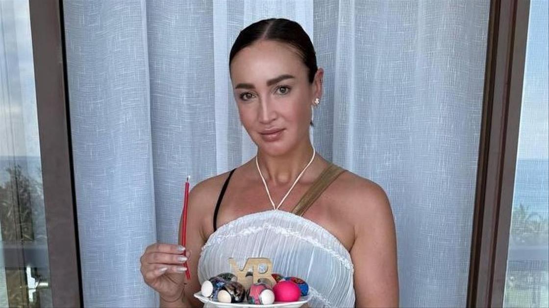 Как отпраздновали Пасху российские звезды: Седокова, Дуров, Бузова и другие