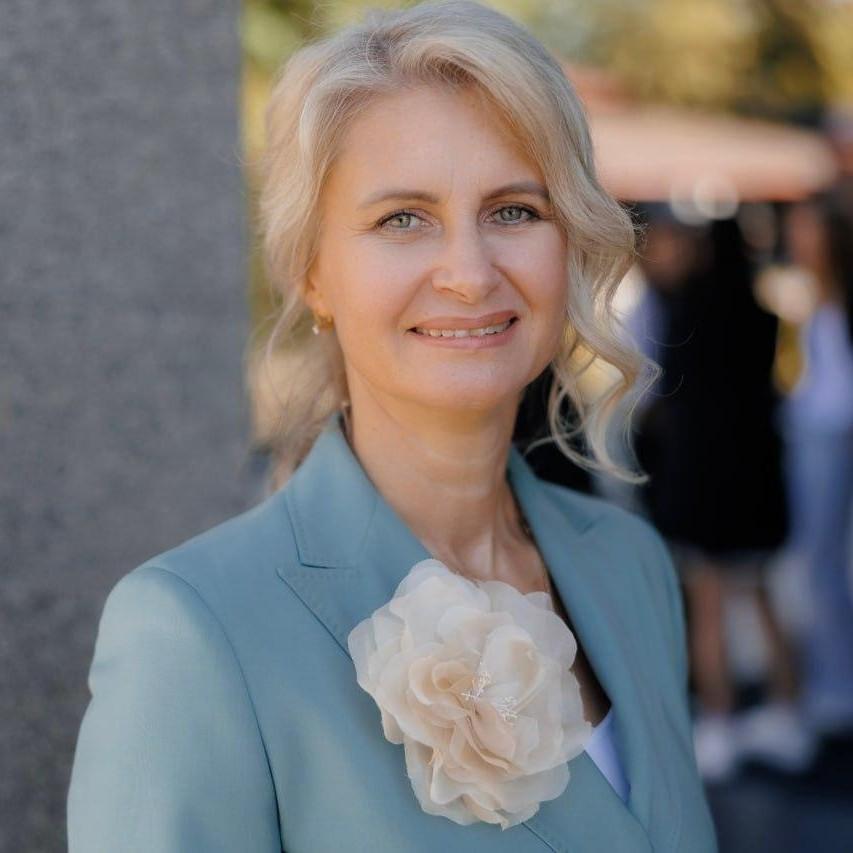 <p>Елена Пустовит</p>