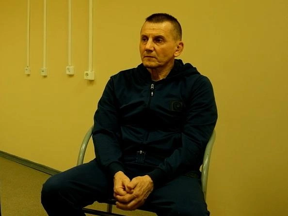 Экс-полковнику Смирнову вслед за убийствами припомнили пропавший «Мерседес». Его фронтовая свобода снова отложена | Источник: «Фонтанка.ру»