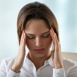 Нервный тик: почему он возникает и можно ли избавиться от него навсегда