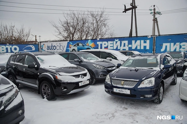 Подорожали как «свежие» модели, так и рабочие варианты автомобилей старше 15–20 лет | Источник: Александр Ощепков / NGS.RU