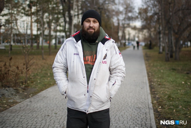 Электромонтажник Александр убеждён, что, как и в прошлые годы, будет работать на каникулах | Источник: Андрей Бортко / NGS.RU