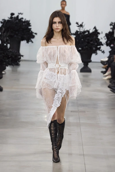Blumarine aw25/26 | Источник: Legion Media