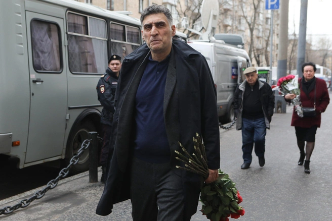 «Дал почувствовать, что у меня есть силы». Коллеги и близкие поделились воспоминаниями о режиссере Тигране Кеосаяне | Источник: Андрей Никеричев / Агентство «Москва»