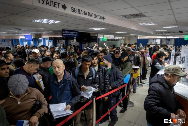 Тема депортации мигрантов вызывает немало споров | Источник: Владислав Лоншаков / E1.RU