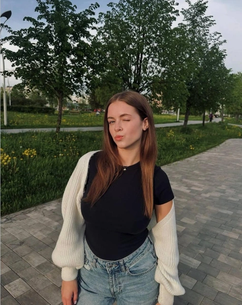 40 жастан асқан ресейлік ана ұлына трафикті үйретеді (HD порно видео)