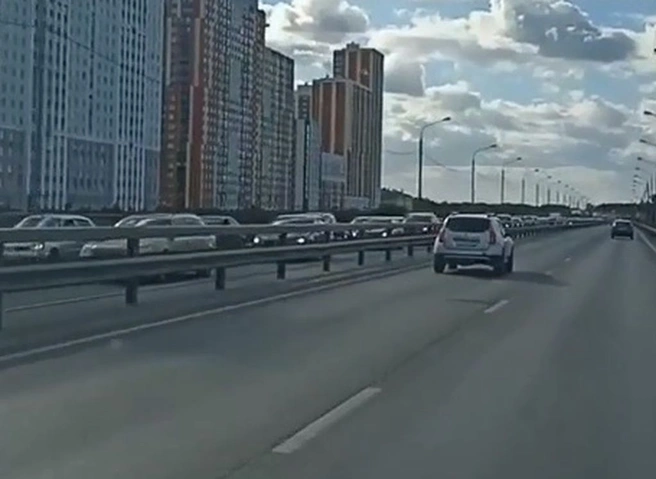 На Муромском шоссе засняли огромную пробку | ya62.ru