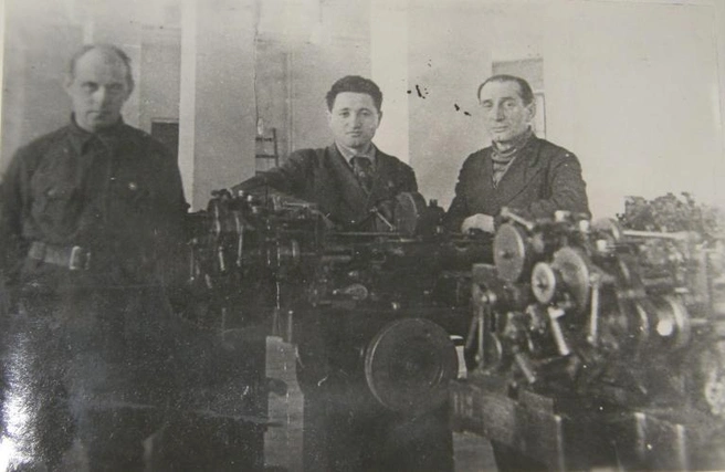 Руководство фабрики в период ее становления | Источник: Прокопьевский краеведческий музей