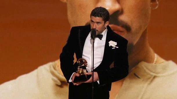 Видео с речью Bad Bunny на церемонии | Источник: CBS