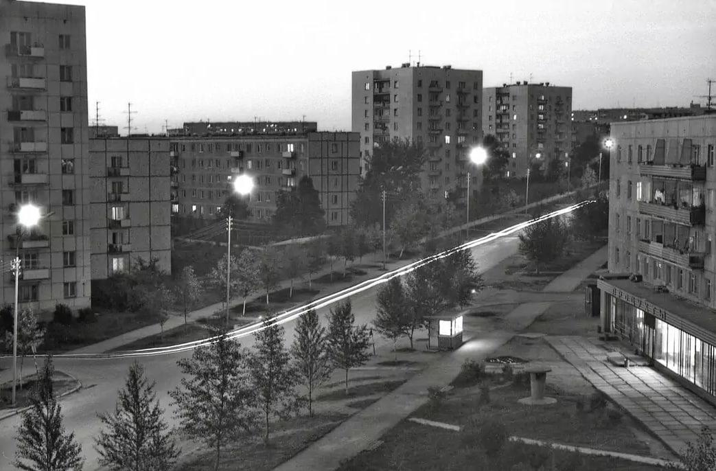 Как на Пионерке исчезли военный городок и старинная школа: сравниваем архивные и современные фотогр…