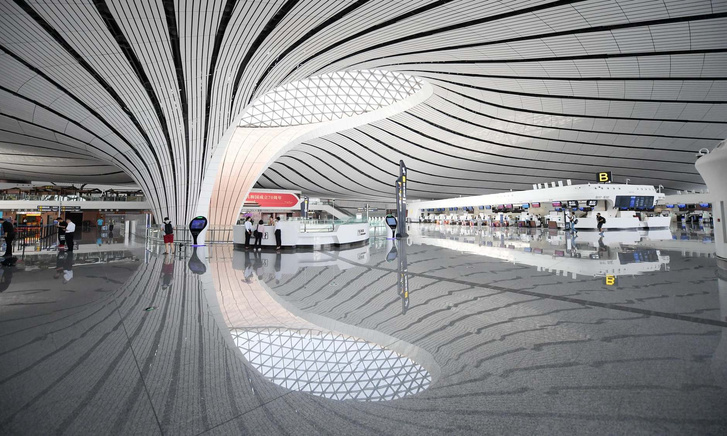 В Пекине открылся новый аэропорт по проекту Захи Хадид (фото 2)