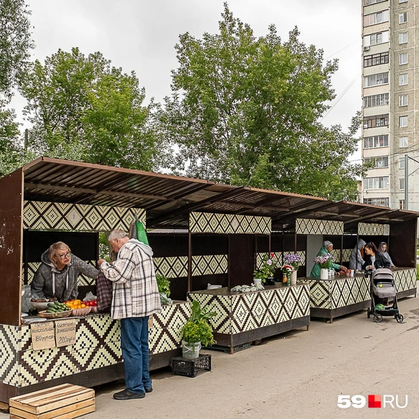 Еще несколько торговых точек | Источник: Василина Любимова / 59.RU