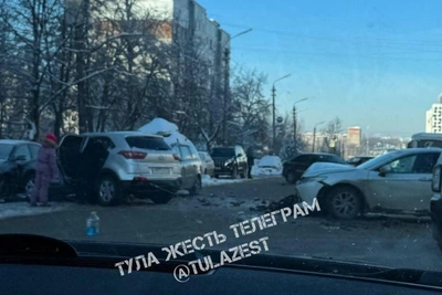 ДТП с четырьмя машинами перекрыло движение на Хворостухино