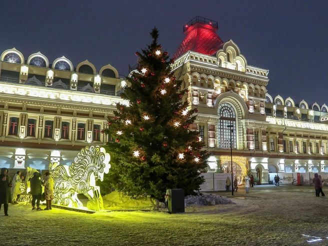 Общественная зона в Пассаже Главного ярмарочного дома Нижнего Новгорода | Источник: Наталья Бурухина / NN.RU