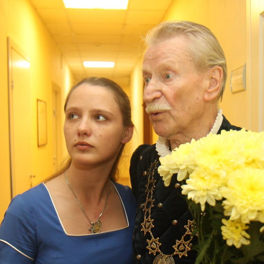 Четвертая жена Ивана Краско Наталья Шевель, которая на 60 лет моложе артиста, не приехала на его похороны