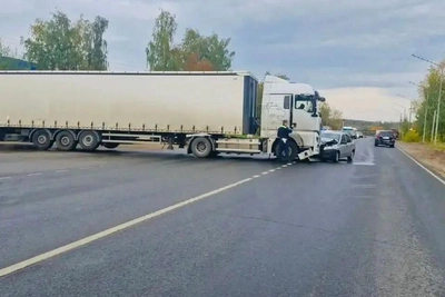 ДТП под Рязанью: грузовик и легковушка, трое пострадавших