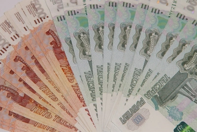 Работнику сахалинской компании выплатили 300 тысяч рублей долга по зарплате после вмешательства инспекции