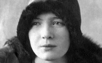 Голос Ленинграда: история Ольги Берггольц и 900 страшных дней города на Неве в подкасте «Вокруг света»
