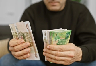 «Стоит ли пытаться строить отношения, если у меня нет собственного жилья и зарплата всего 80 тысяч рублей?»