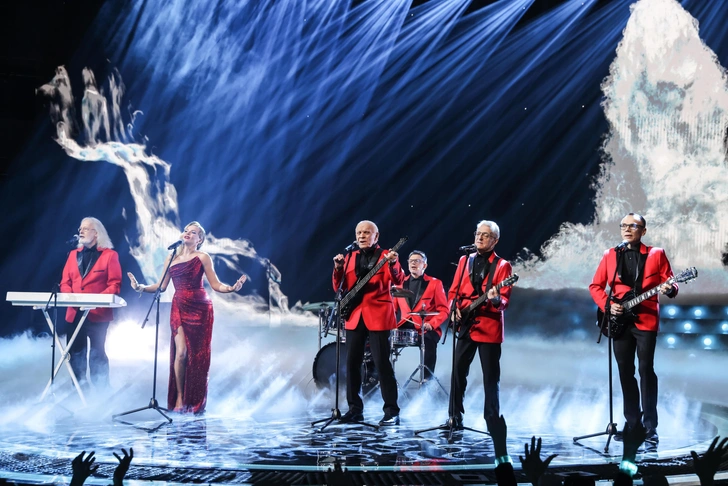 Понаровская была солисткой ВИА «Поющие гитары» в 1971–1976 годах