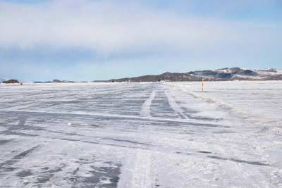 На Байкале открыли ледовую переправу на Ольхон по новому маршруту