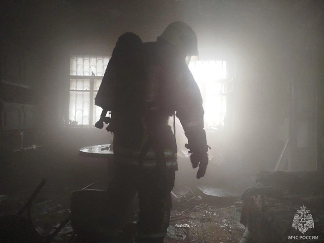 В доме обнаружили тела мужчины и женщины | Источник: МЧС России по Алтайскому краю