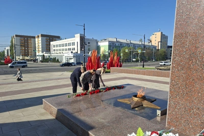 Возложение цветов судьями в Липецке