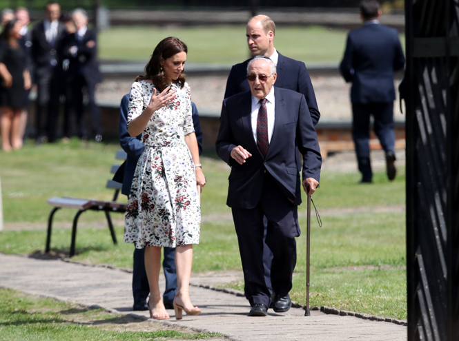 Герцогиня Кембриджская еле сдержала слезы в концлагере Гданьска