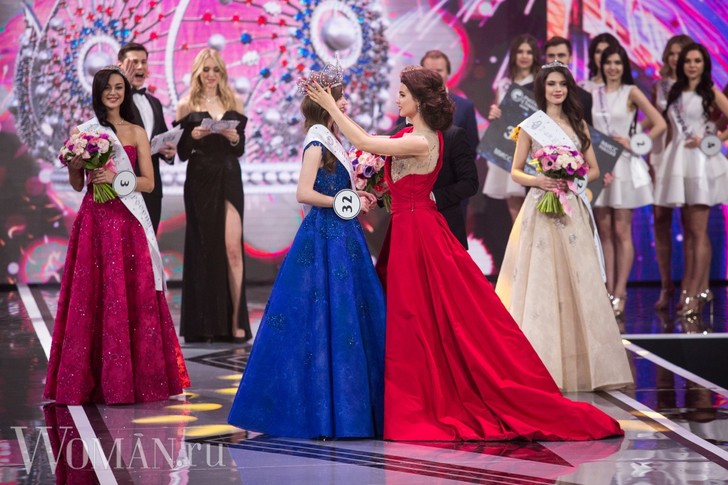 Горячо: 25 финалисток «Мисс Россия-2022» позируют в купальниках