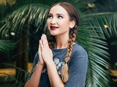 Снимает стресс: Бузова «ограбила» ЦУМ после ссоры с Губерниевым