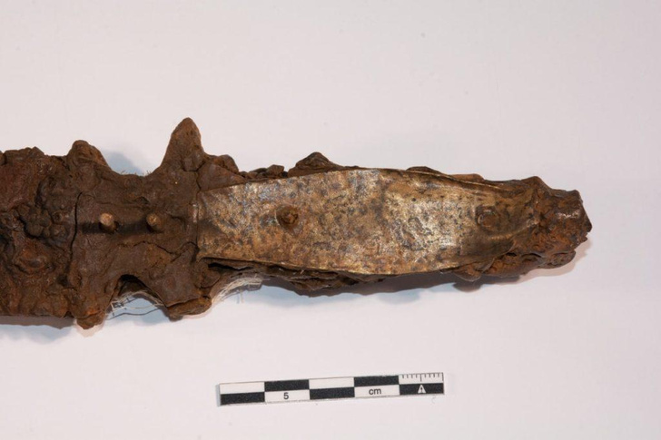 Экскалибур из Аль-Андалуса: кому принадлежал загадочный 1000-летний меч, найденный в Валенсии?