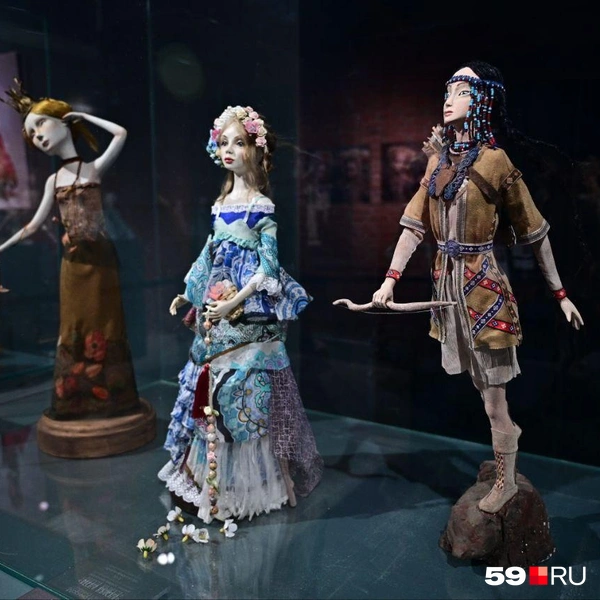 Справа от Весны-Красны&nbsp;— индеец | Источник: Василина Любимова / 59.RU