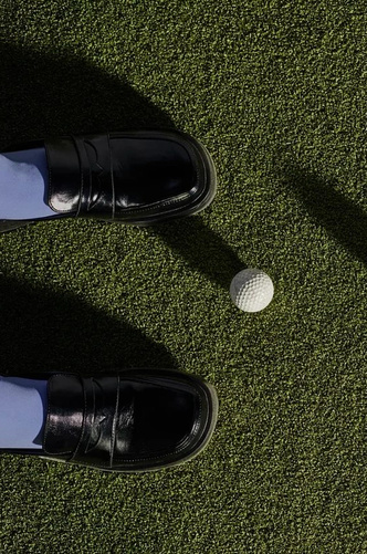 Богги и броги: играйте в гольф и носите винтаж на майских праздниках