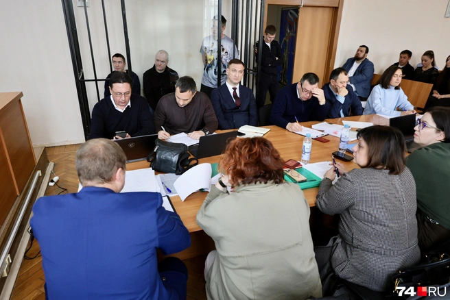 В уголовном деле множество эпизодов, и рассмотрение в таких случаях может затягиваться на годы | Источник: Михаил Шилкин