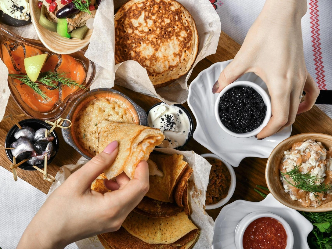 Как сервировали стол на Руси: традиции, обычаи и немного истории | marieclaire.ru