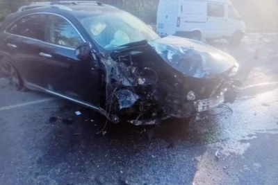 В Чите пьяный водитель Infiniti врезался в столб