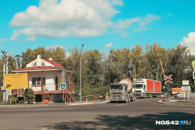 Жители жалуются на постоянные заторы на этом участке  | Источник: Лера Городецкая / NGS42.RU