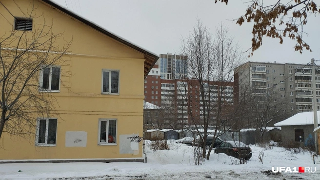 Сразу несколько поколений застройки на одном снимке | Источник: Антон Селиверстов / UFA1.RU