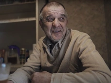«Закатали труп в кусок паласа»: видео из дома скопинского маньяка, где произошло убийство