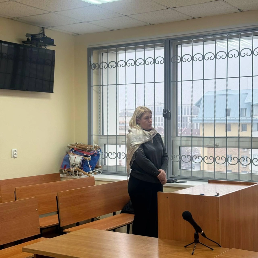 Кирносова в зале суда | Источник: Объединенная пресс-служба судебной системы Тюменской области / T.me
