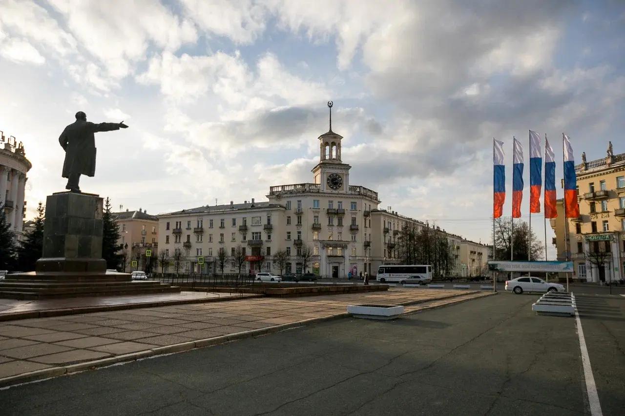 В Железногорске осудили экс-главу федерального предприятия, который строил общежитие для военных и…