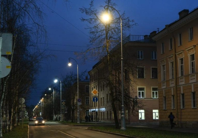Реконструкцию наружного освещения на Посадской улице завершили в декабре | Источник: «Ленсвет»