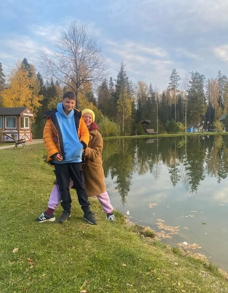 Алиса Гребенщикова с сыном Алексеем