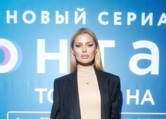 Блогер Конасова о лицемерии Бони: «Ботокс вколола, носик уменьшила, но все лавры отдала фейсфитнесу»