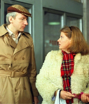 Непроходимый тест для тех, кто смотрел ее в СССР: так ли вы помните лирическую советскую комедию «Самая обаятельная и привлекательная», как вам кажется?