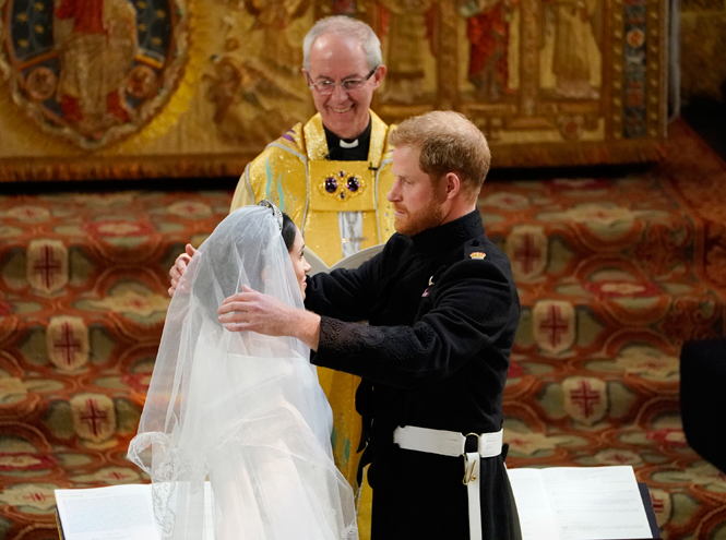 Самые трогательные моменты королевских свадеб (о Гарри и Меган мы тоже не забыли)