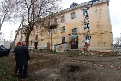 Власти Балахны объявили о расселении жильцов дома с трещиной